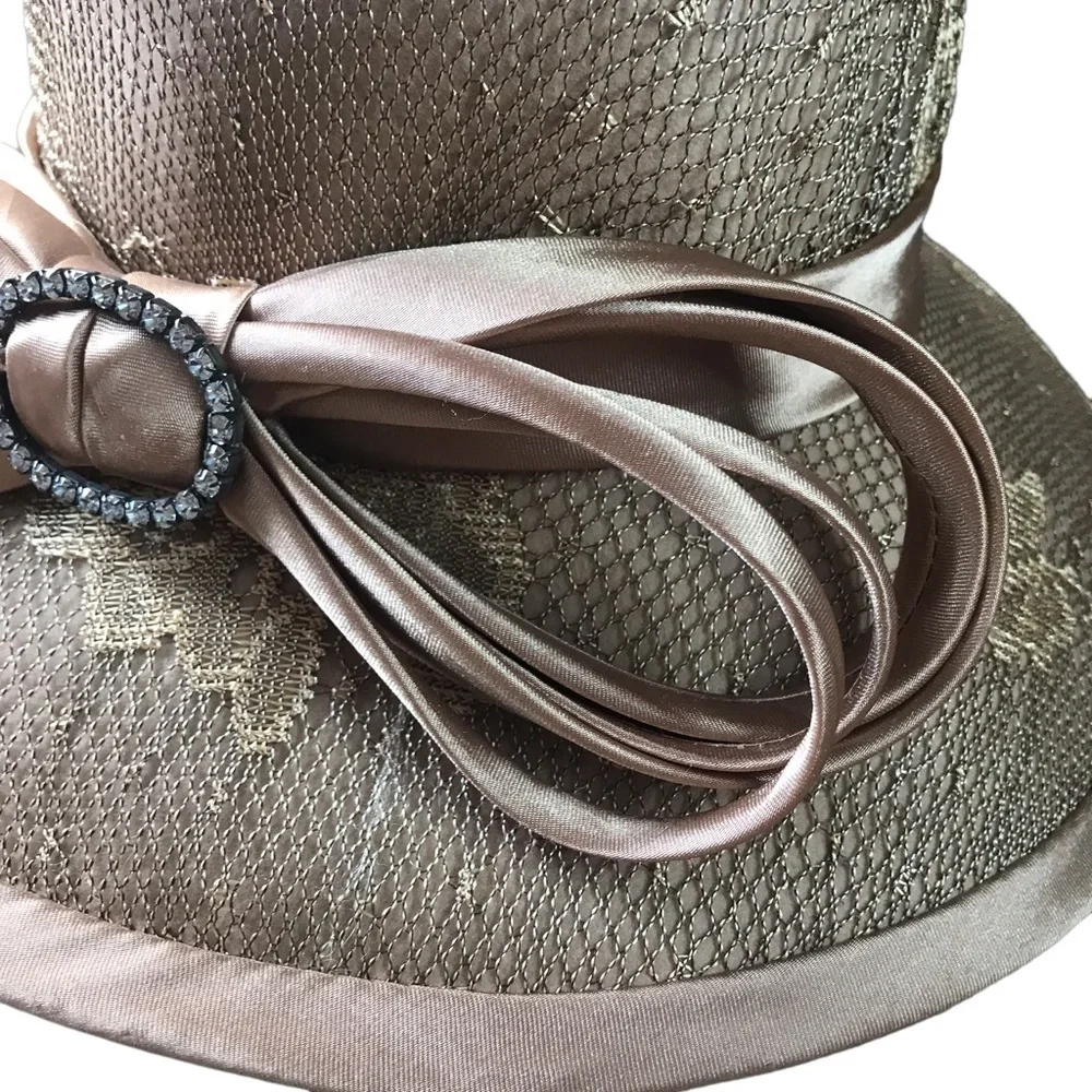 Vintage Ellie 100% wool shiny satin light brown lace derby tea hat